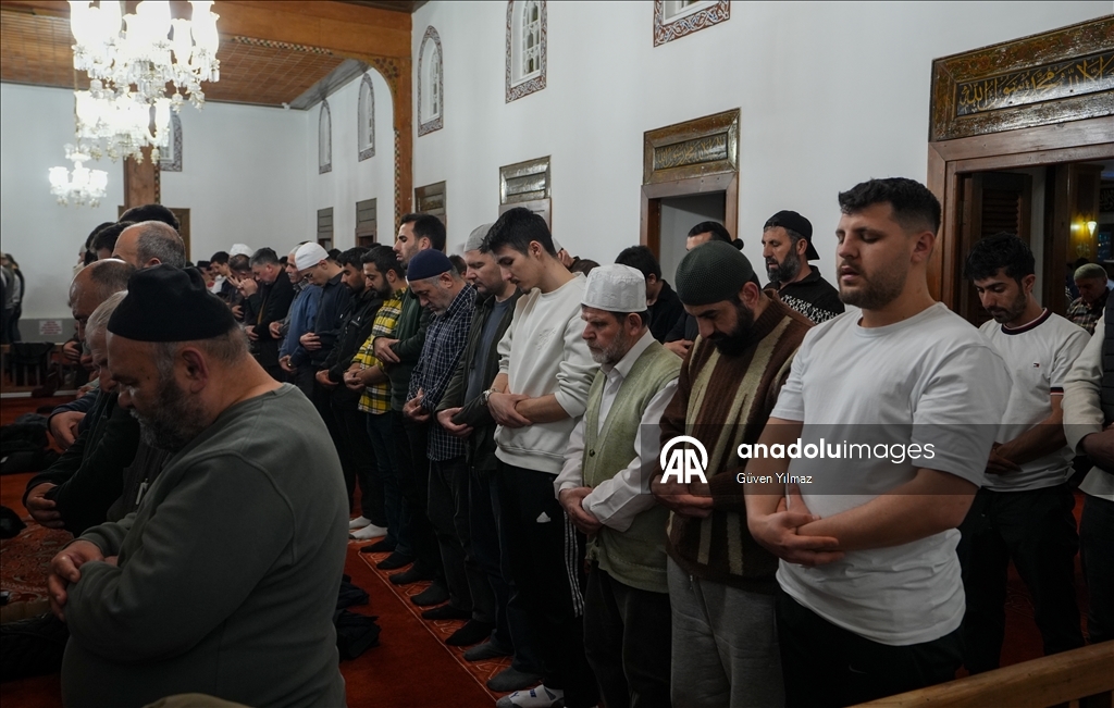 В Анкаре совершена последняя молитва Таравих месяца Рамазан
