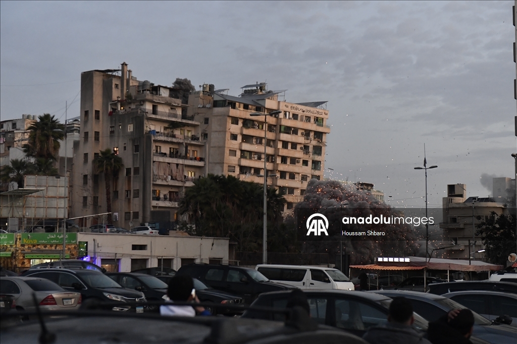 İsrail ordusu Lübnan'ın başkenti Beyrut'ta bir binaya saldırı düzenledi