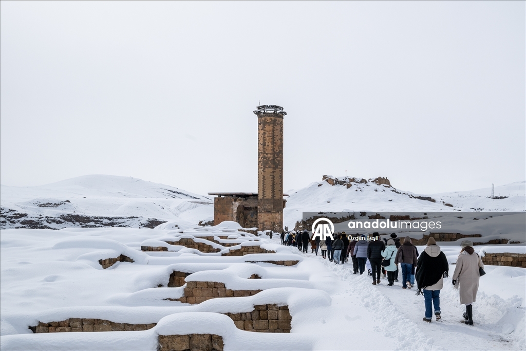Anadolu'nun giriş kapısı Ani her yıl daha fazla ziyaretçi çekiyor