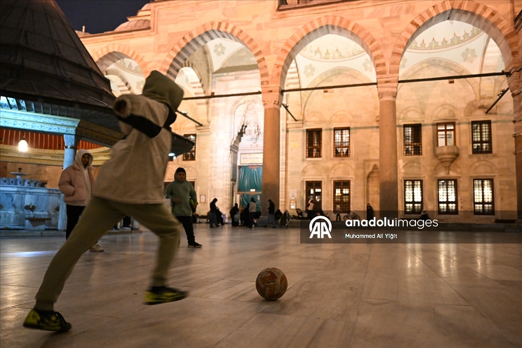 В Стамбуле совершена последняя молитва Таравих месяца Рамазан