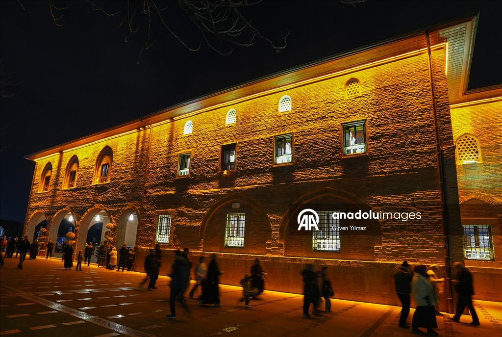 В Анкаре совершена последняя молитва Таравих месяца Рамазан