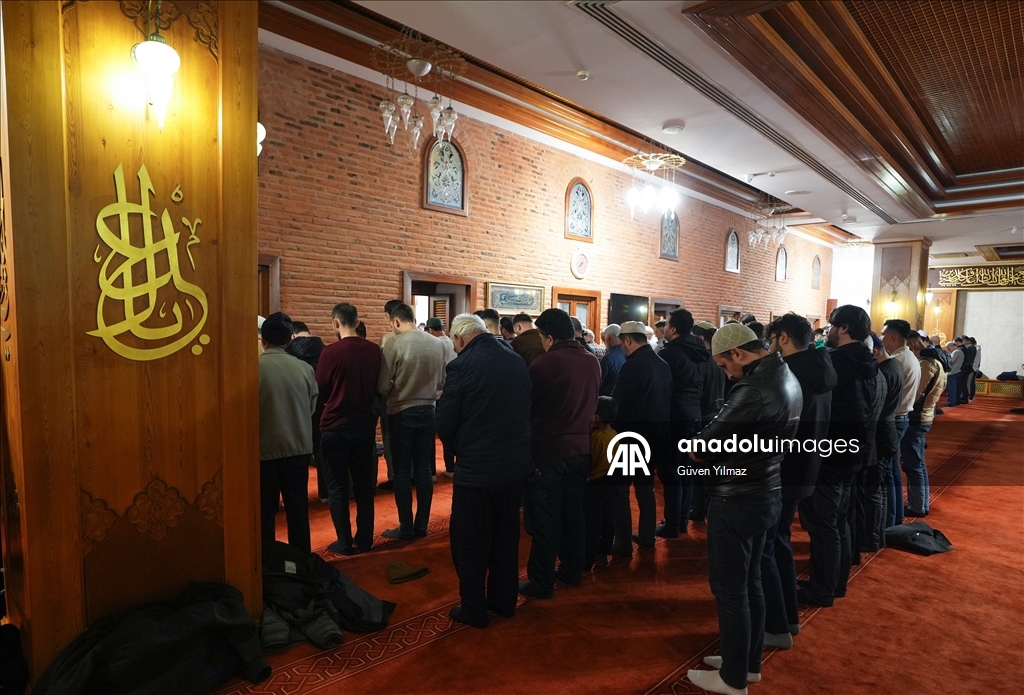 В Анкаре совершена последняя молитва Таравих месяца Рамазан