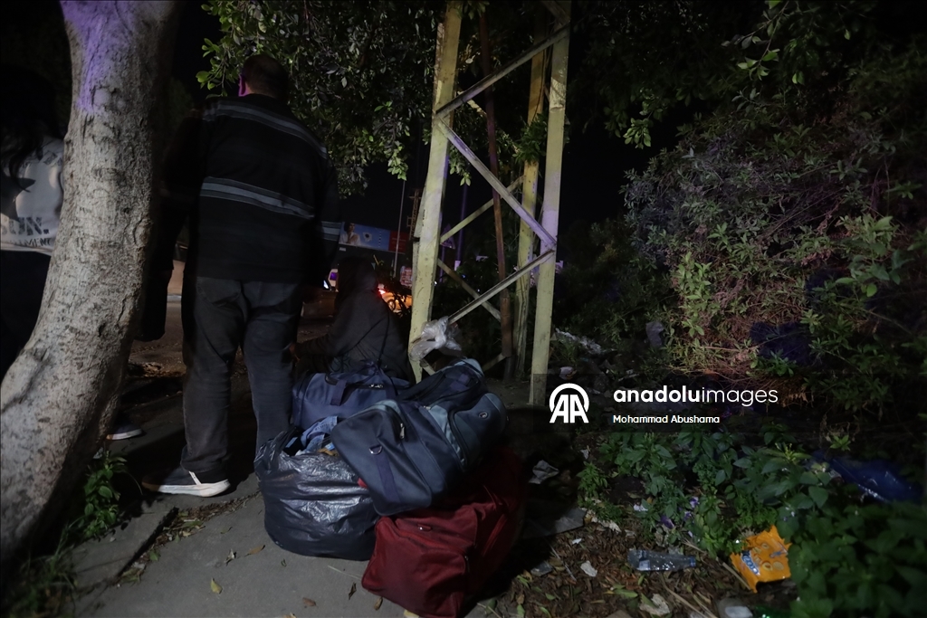 После угрозы эвакуации и нападения со стороны Израиля из ливанского города Сура наблюдается волна миграции на север