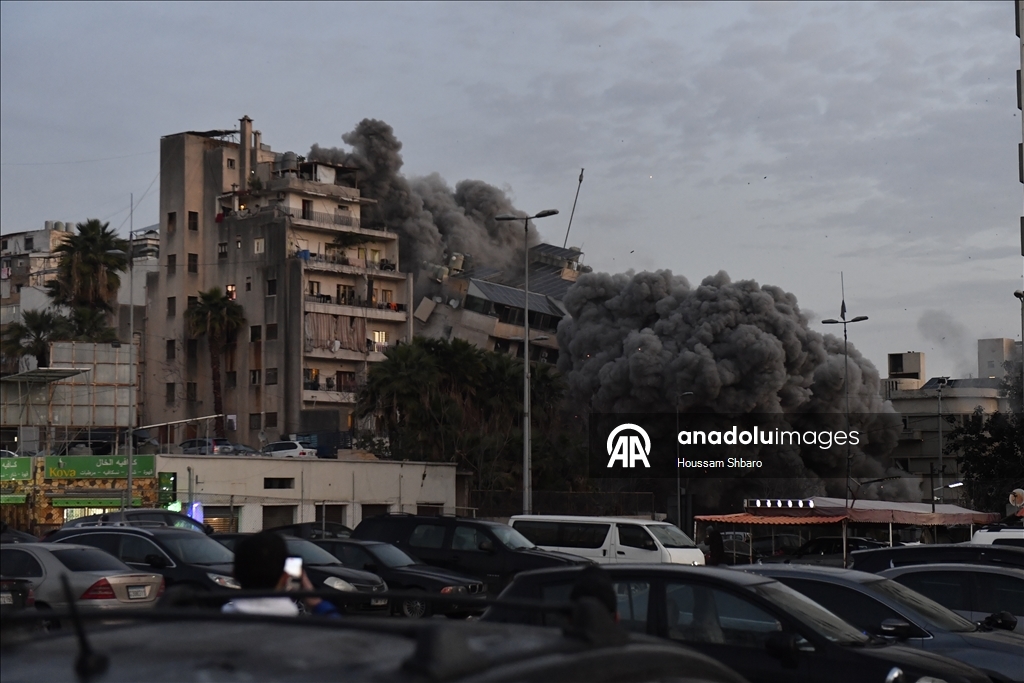 İsrail ordusu Lübnan'ın başkenti Beyrut'ta bir binaya saldırı düzenledi