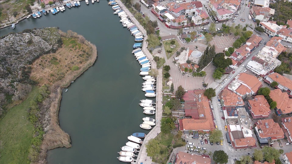 Muğla'nın turistik mahallesi Dalyan bayramda yerli turistleri bekliyor