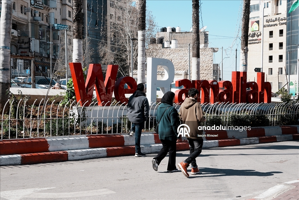 عيد الفطر بالضفة.. استعدادات خجولة وركود سببه إسرائيل 