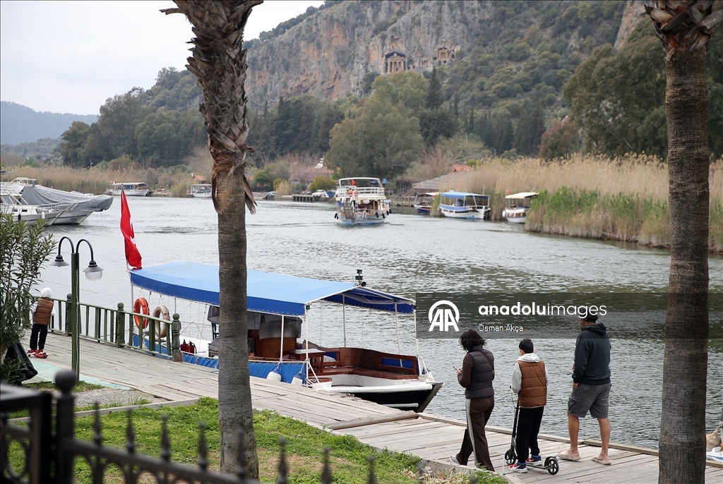 Muğla'nın turistik mahallesi Dalyan bayramda yerli turistleri bekliyor