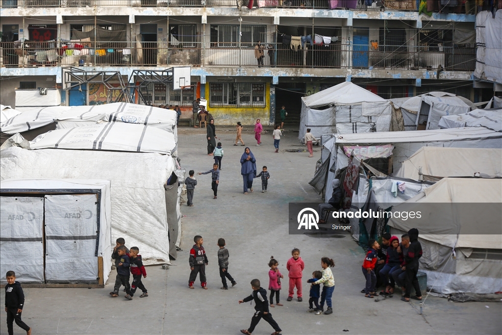 Gazze’de yerinden edilen aileler ramazan bayramına zor koşullar altında giriyor
