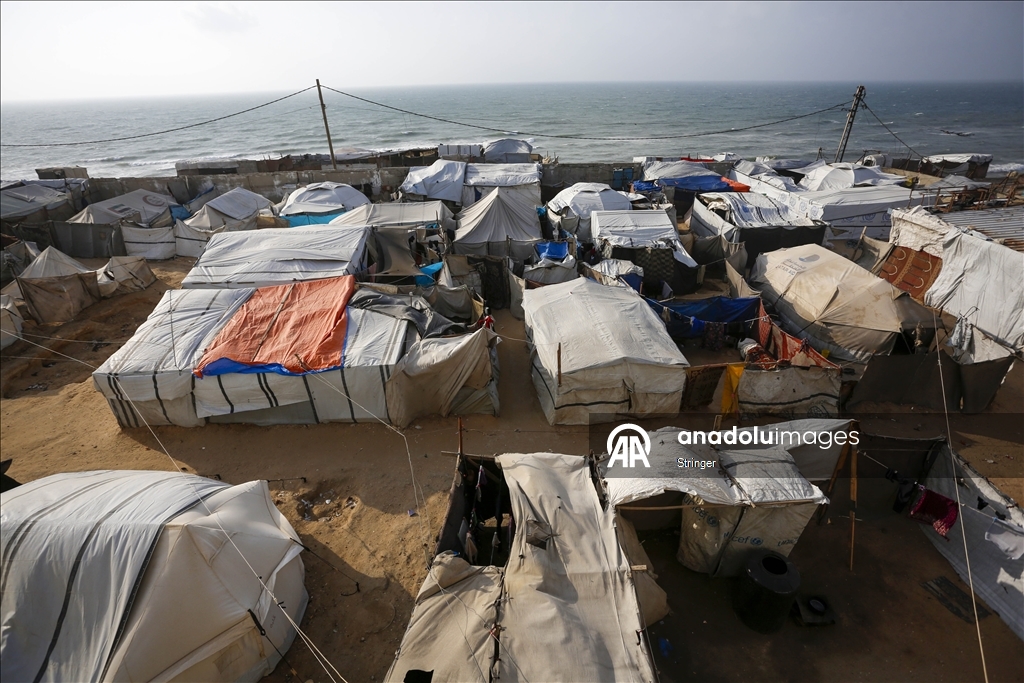 Gazze’de yerinden edilen aileler ramazan bayramına zor koşullar altında giriyor