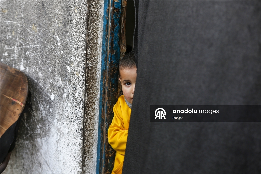 Gazze’de yerinden edilen aileler ramazan bayramına zor koşullar altında giriyor