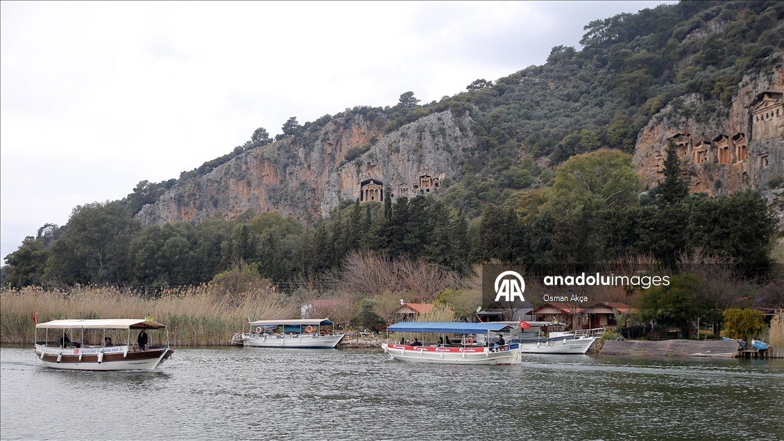 Muğla'nın turistik mahallesi Dalyan bayramda yerli turistleri bekliyor