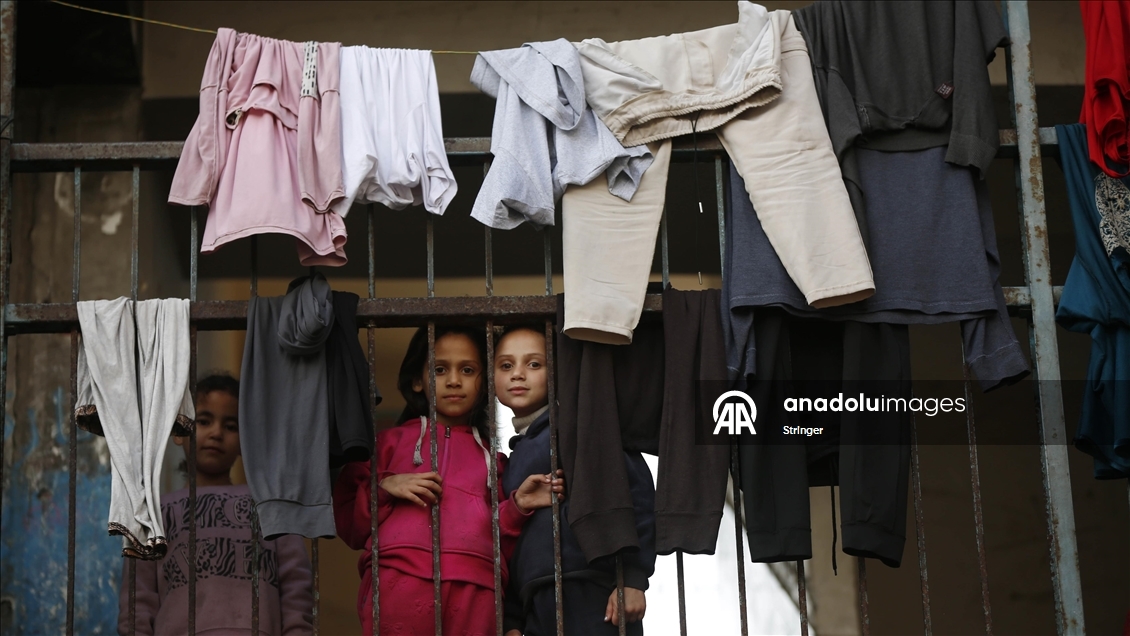 Gazze’de yerinden edilen aileler ramazan bayramına zor koşullar altında giriyor