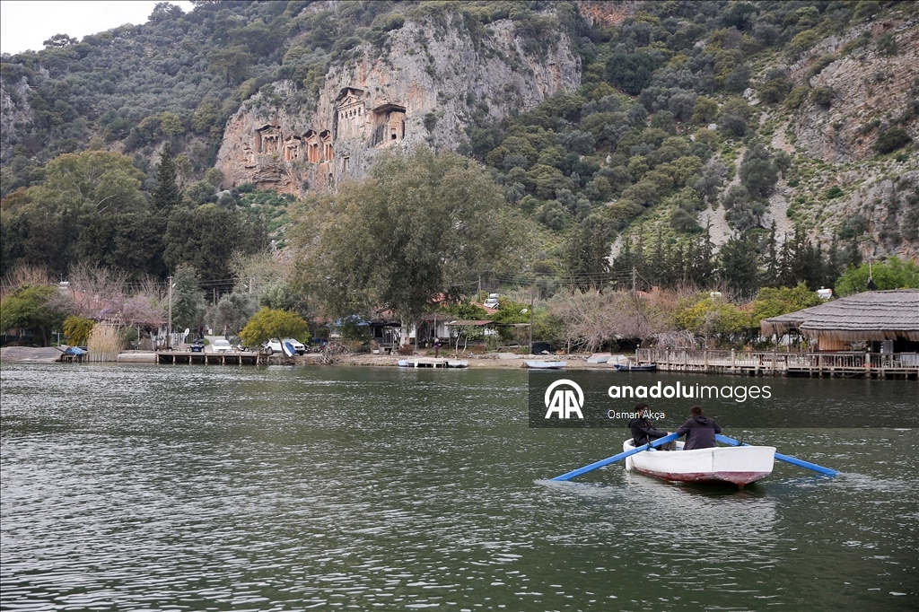 Muğla'nın turistik mahallesi Dalyan bayramda yerli turistleri bekliyor