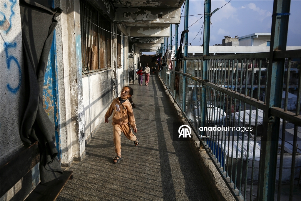 Gazze’de yerinden edilen aileler ramazan bayramına zor koşullar altında giriyor