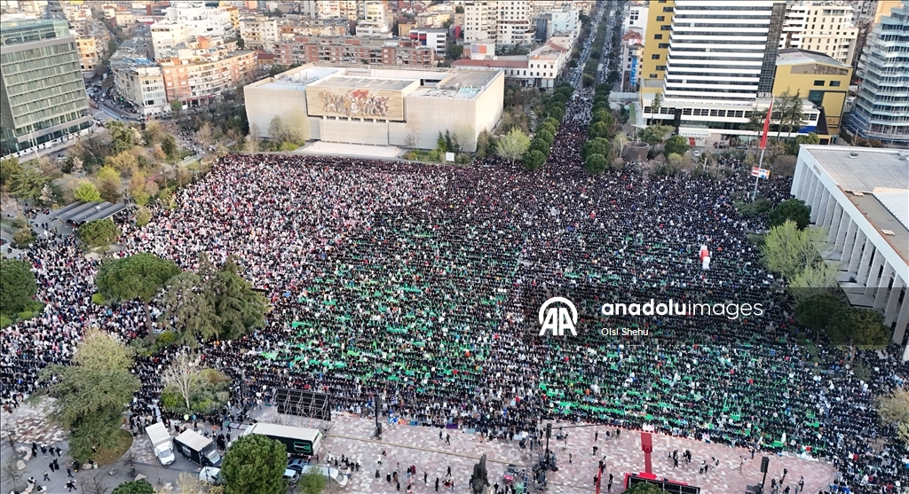 Мусульмане на Балканах совершили праздничную молитву по случаю завершения Рамазана