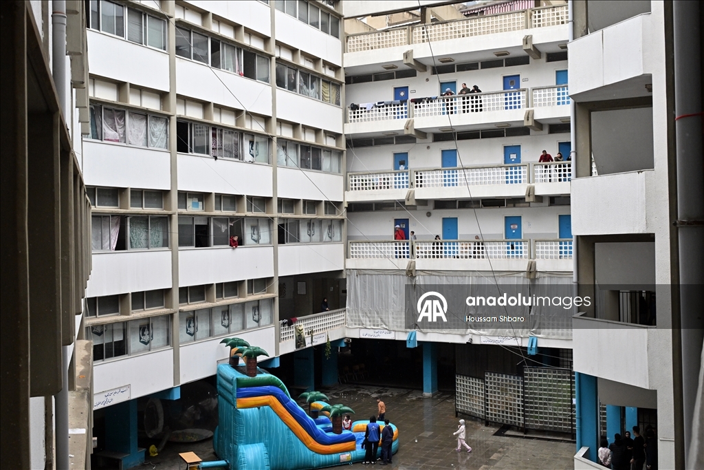 İsrail'in saldırıları nedeniyle zorla yerinden edilen Lübnanlılar Ramazan ayını buruk geçiriyor