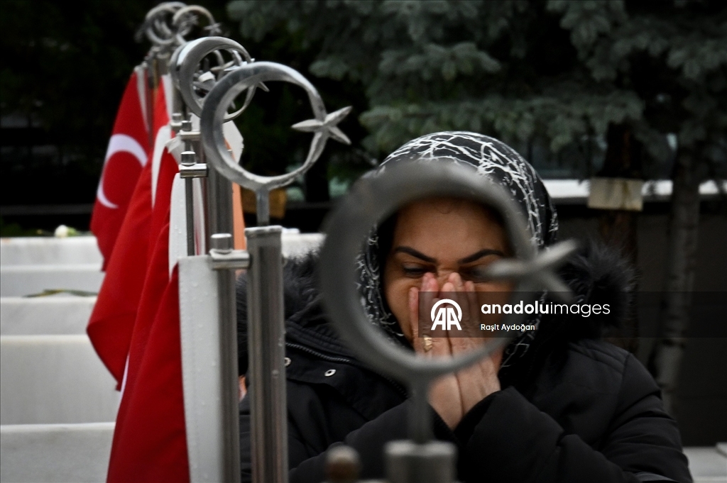 Şehitliklerde bayram ziyareti