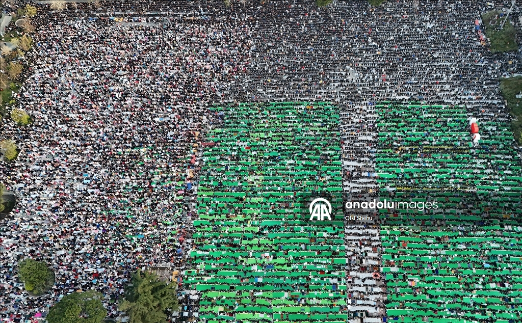 Мусульмане на Балканах совершили праздничную молитву по случаю завершения Рамазана