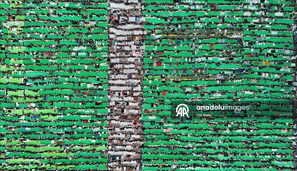 Мусульмане на Балканах совершили праздничную молитву по случаю завершения Рамазана