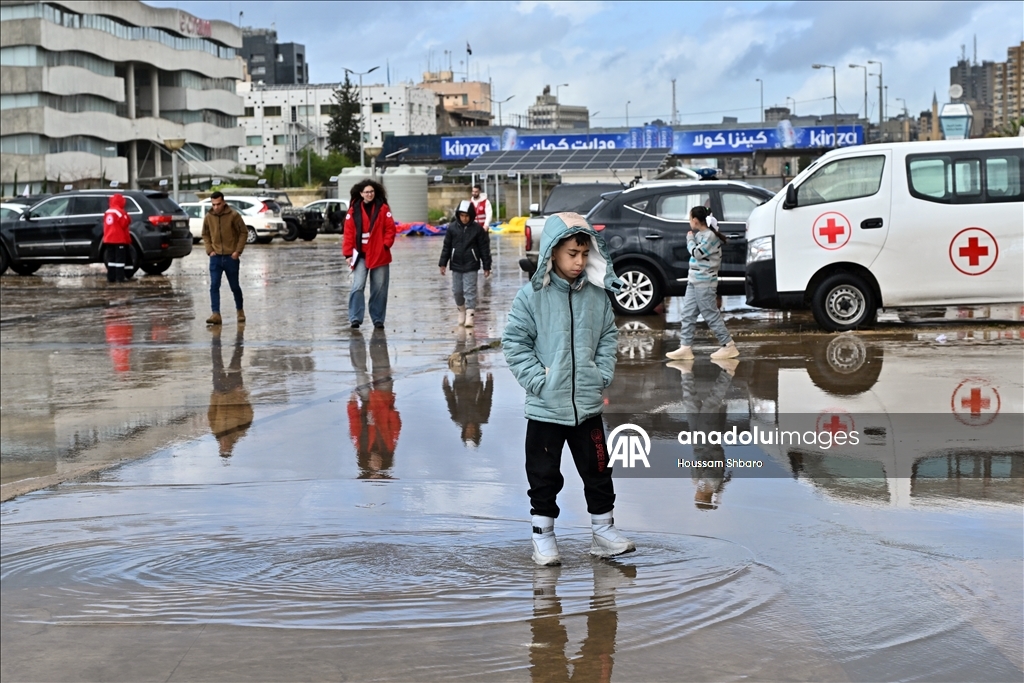 İsrail'in saldırıları nedeniyle zorla yerinden edilen Lübnanlılar Ramazan ayını buruk geçiriyor