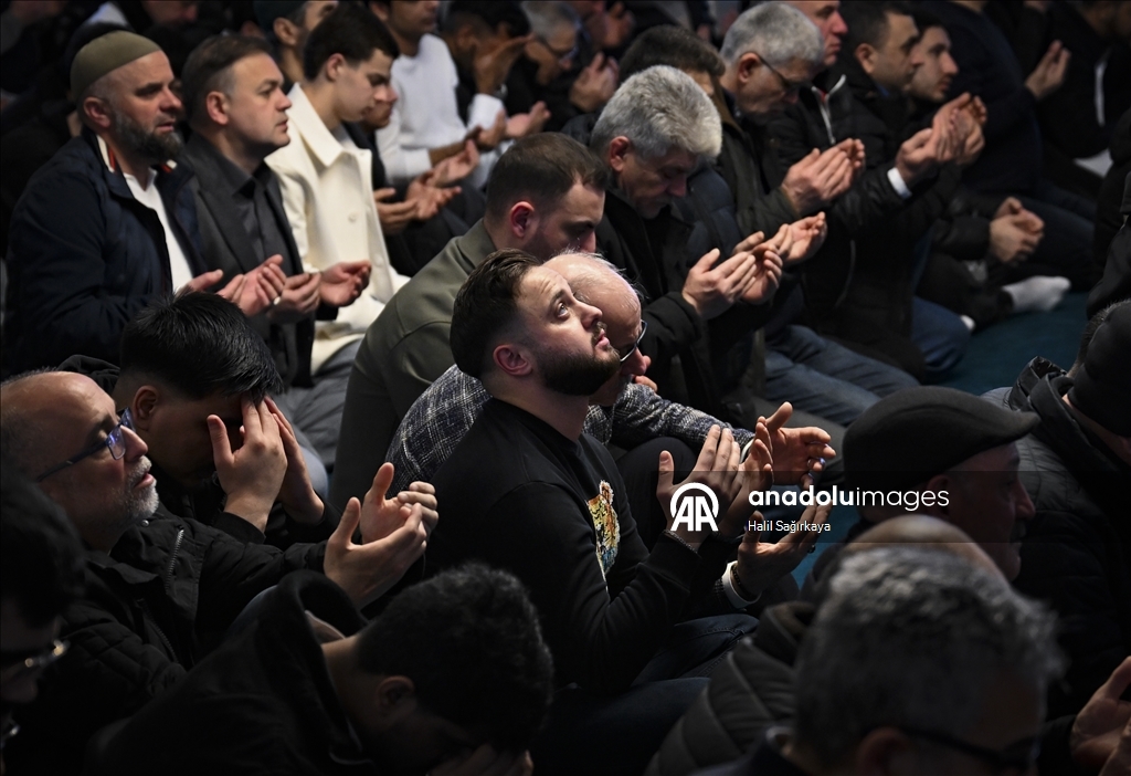 Almanya'nın başkenti Berlin'de Ramazan Bayramı namazı kılındı