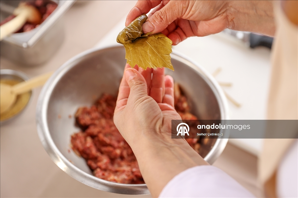 Голубцы с мясом в виноградных листьях