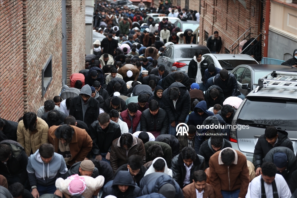 В Тбилиси совершен праздничный намаз по случаю Рамазан-байрам