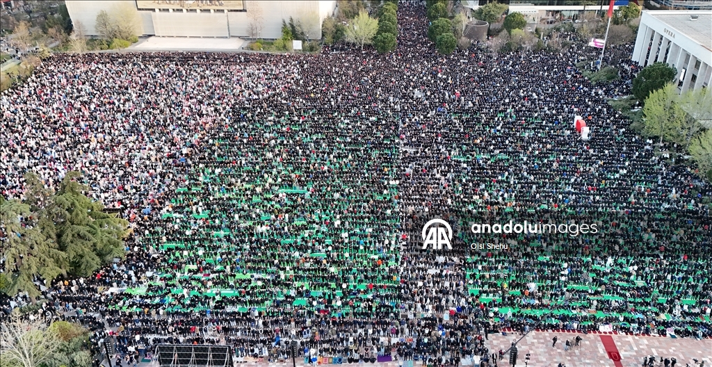 Мусульмане на Балканах совершили праздничную молитву по случаю завершения Рамазана