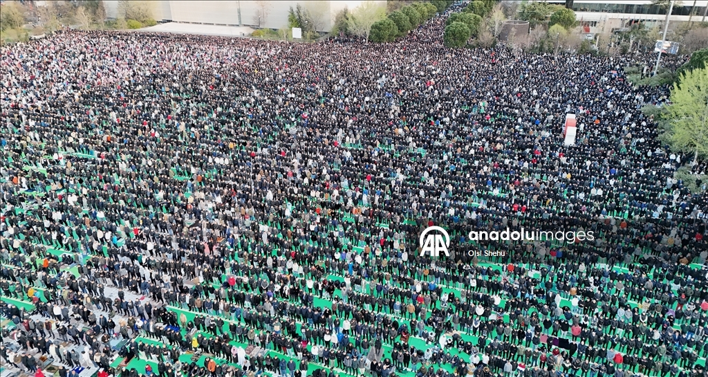 Мусульмане на Балканах совершили праздничную молитву по случаю завершения Рамазана