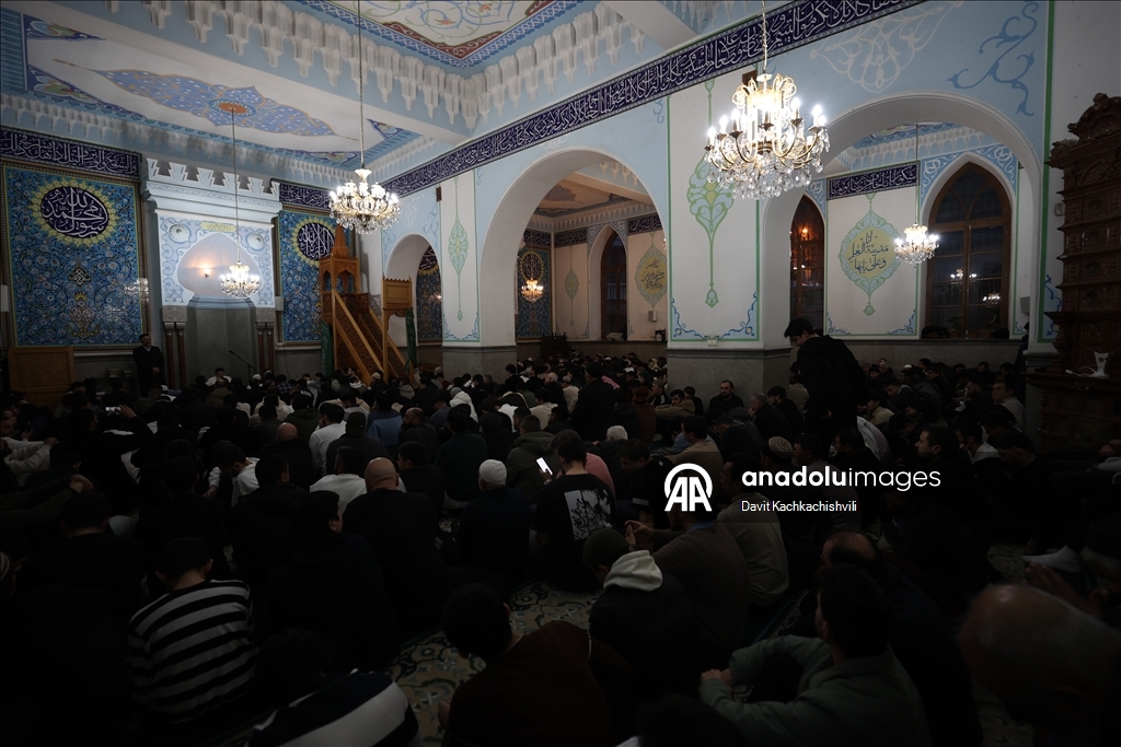 В Тбилиси совершен праздничный намаз по случаю Рамазан-байрам