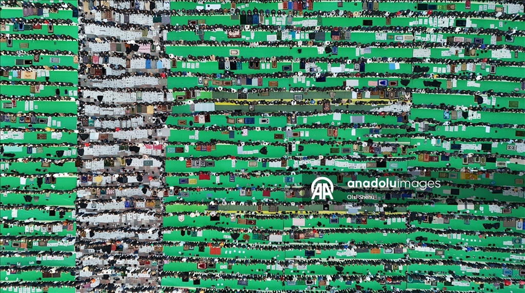 Мусульмане на Балканах совершили праздничную молитву по случаю завершения Рамазана