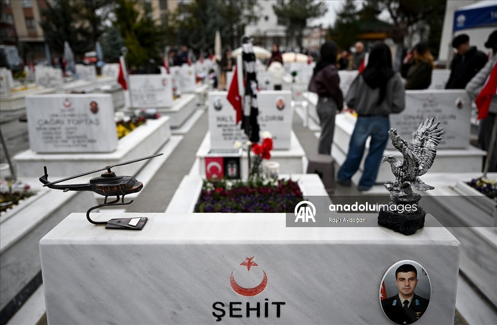 Şehitliklerde bayram ziyareti