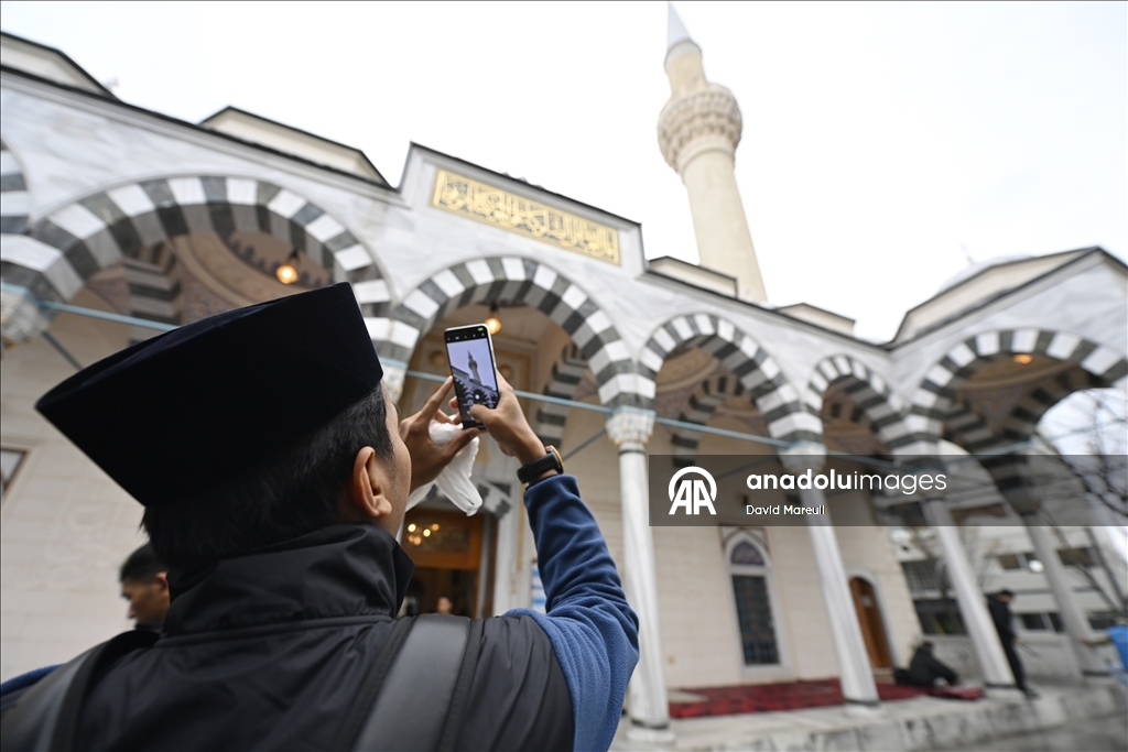 Japonya'daki Tokyo Camii'nde bayram namazı kılındı