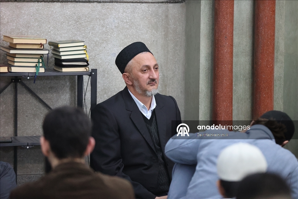 В Тбилиси совершен праздничный намаз по случаю Рамазан-байрам