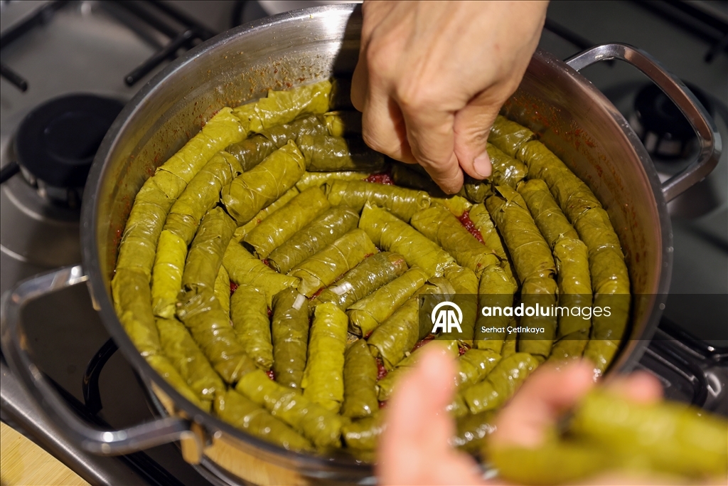 Голубцы с мясом в виноградных листьях