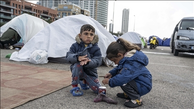 İsrail'in saldırıları ve işgali nedeniyle zorla yerinden edilen Lübnanlılar