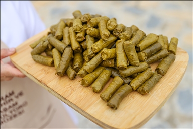 Голубцы с мясом в виноградных листьях