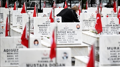 Şehitliklerde bayram ziyareti