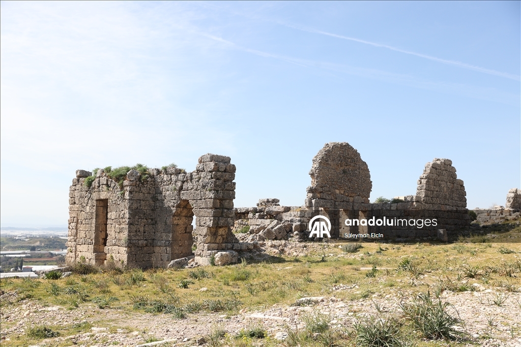 Sillyon, yaklaşık 7 bin yıllık kesintisiz yerleşime ışık tutuyor