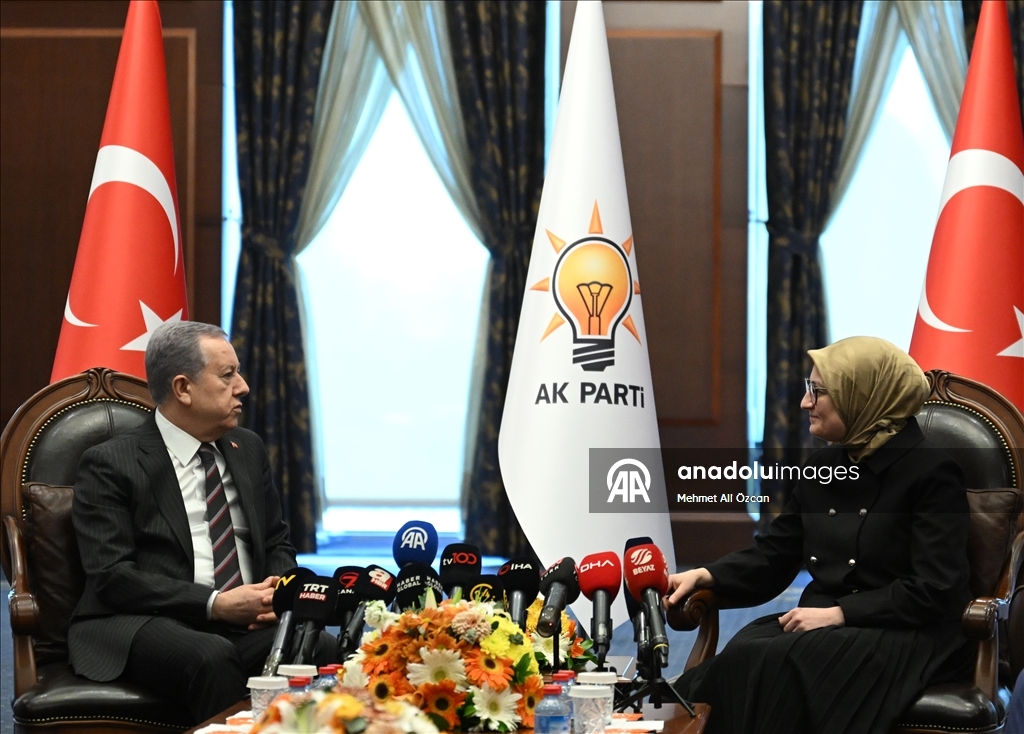 AK Parti Genel Merkezi'nde siyasi partiler arası bayramlaşma