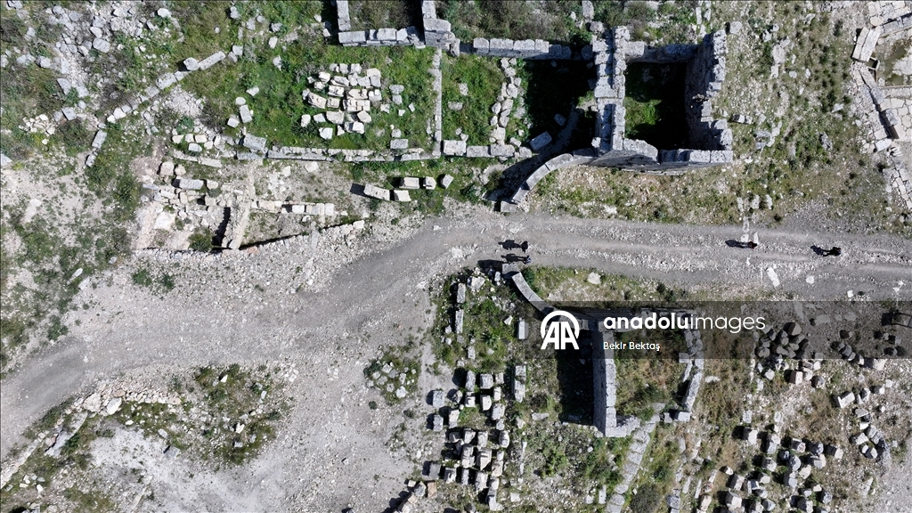 Sillyon, yaklaşık 7 bin yıllık kesintisiz yerleşime ışık tutuyor