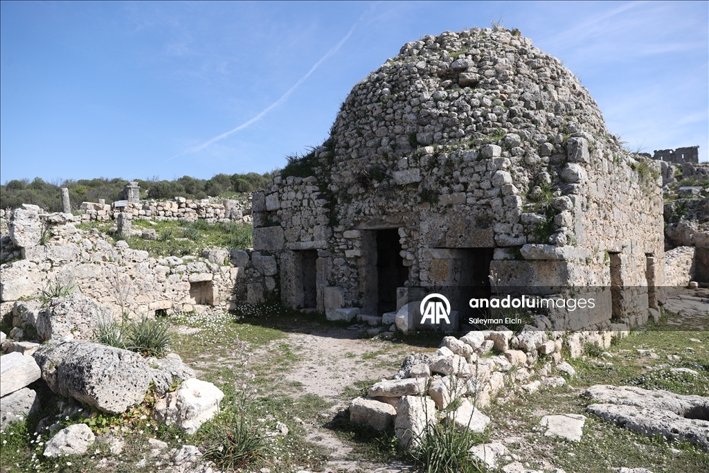 Sillyon, yaklaşık 7 bin yıllık kesintisiz yerleşime ışık tutuyor