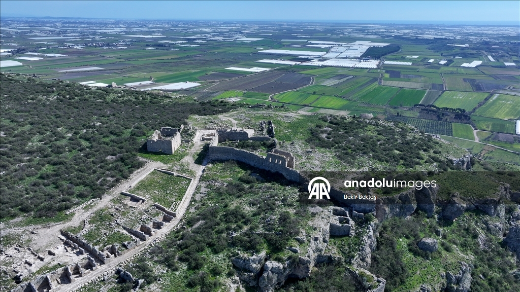 Sillyon, yaklaşık 7 bin yıllık kesintisiz yerleşime ışık tutuyor