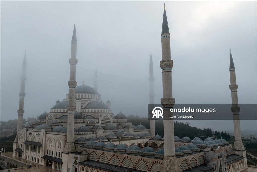 İstanbul'da sabah saatlerinde sis etkili oldu