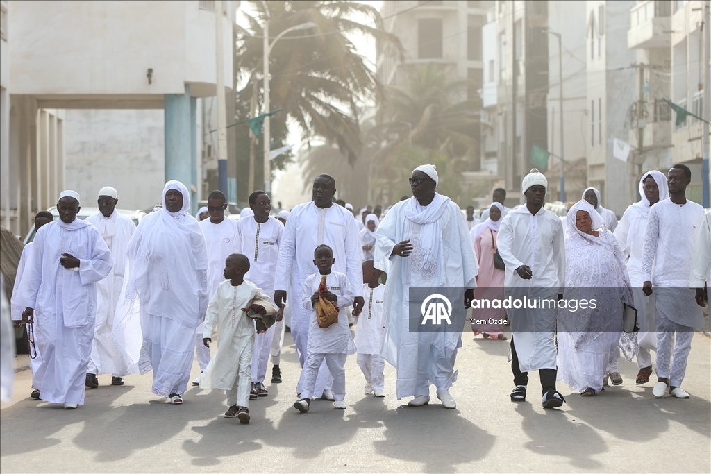 Senegal'de Ramazan Bayramı namazı "beyazlar içinde" kılındı