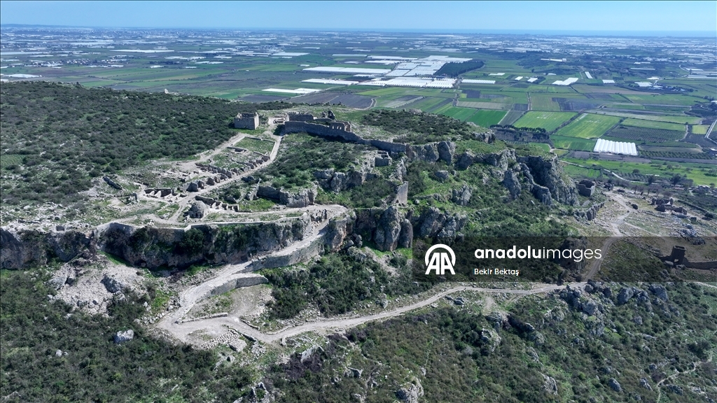 Sillyon, yaklaşık 7 bin yıllık kesintisiz yerleşime ışık tutuyor