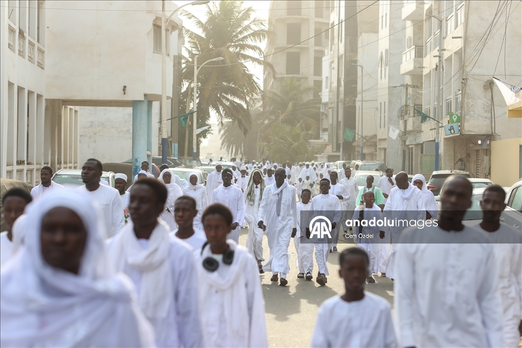 Senegal'de Ramazan Bayramı namazı "beyazlar içinde" kılındı