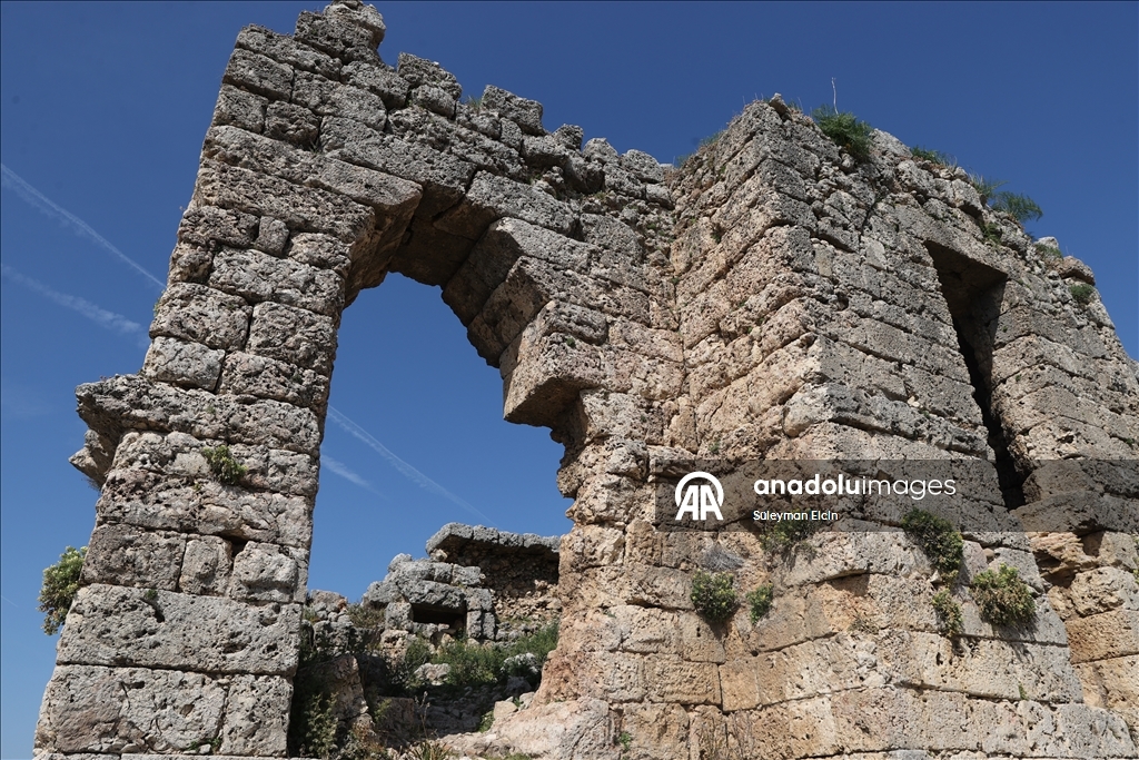 Sillyon, yaklaşık 7 bin yıllık kesintisiz yerleşime ışık tutuyor