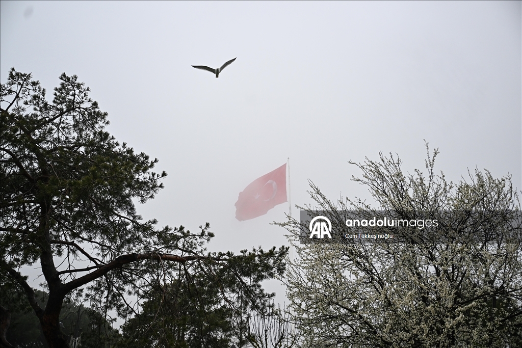 İstanbul'da sabah saatlerinde sis etkili oldu