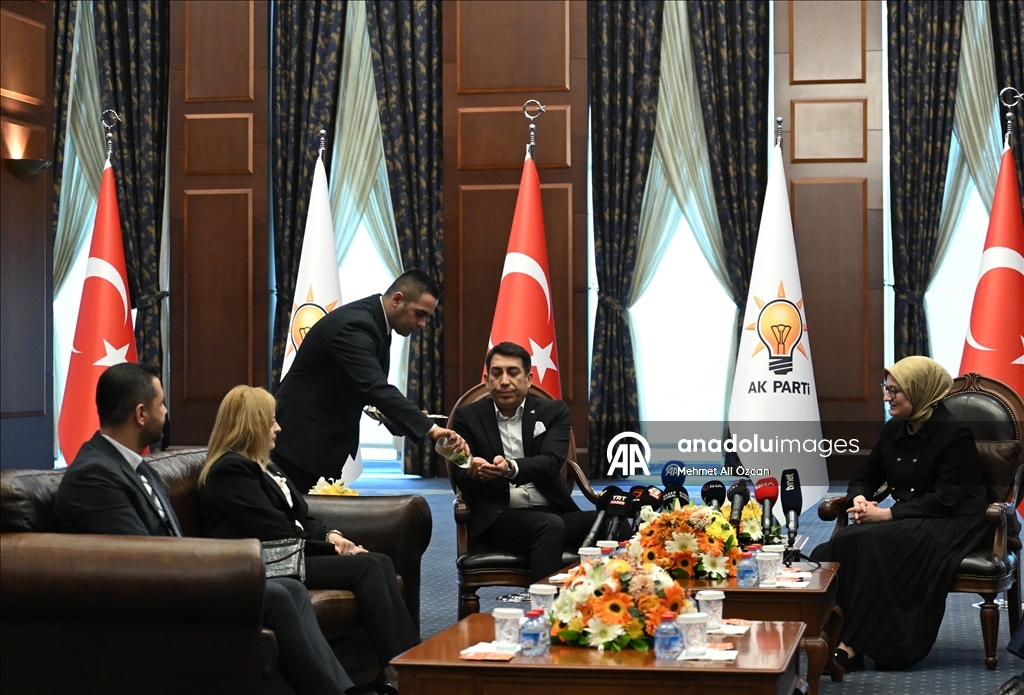 AK Parti Genel Merkezi'nde siyasi partiler arası bayramlaşma